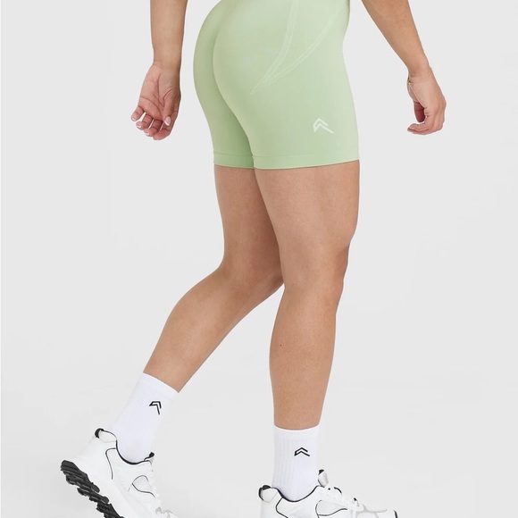 Oner Active EFFORTLESS SEAMLESS SHORTS - Picture 2 of 4